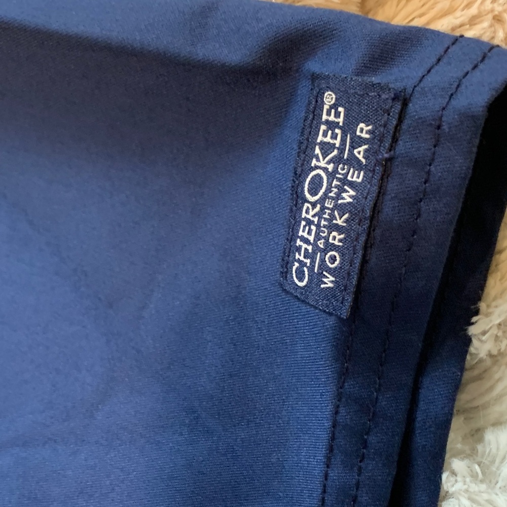 Cherokee scrub top - Picture 5 of 7